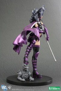 Huntress Bishoujo Statue from Kotobukiya and DC Comics