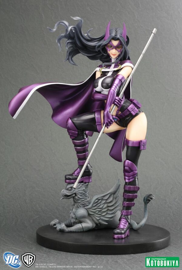 Huntress Bishoujo Statue from Kotobukiya and DC Comics